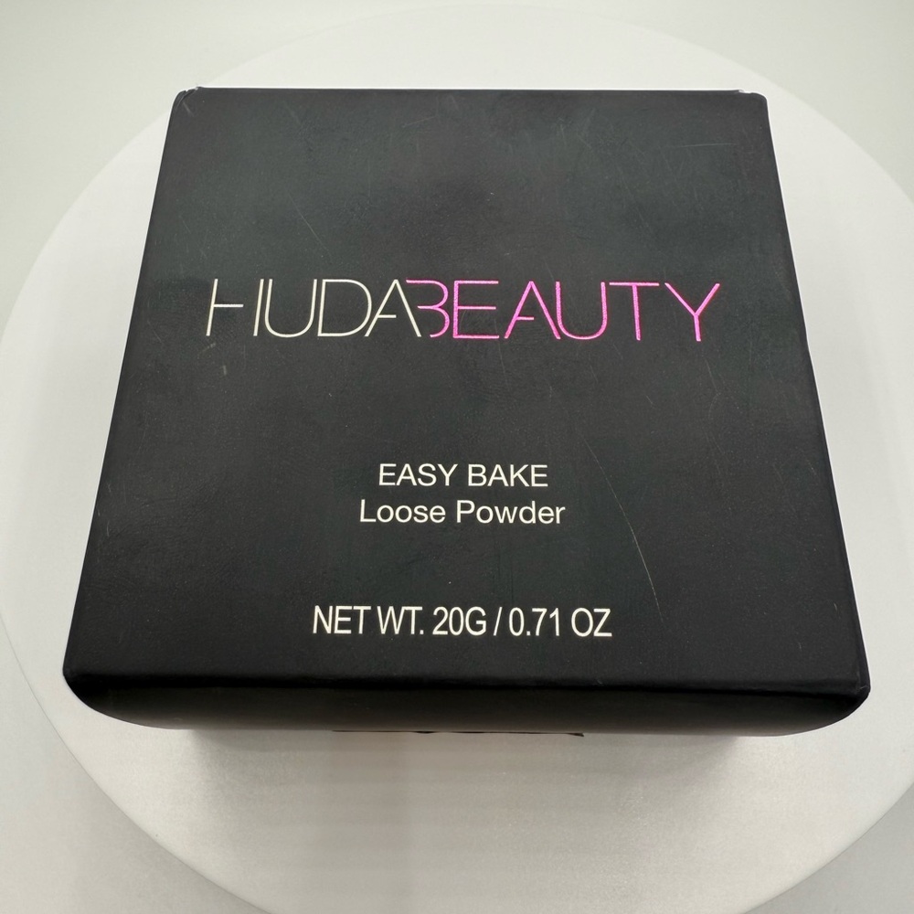 Huda Beauty Easy Bake Loose Powder in Cinnamon Bun- BNIB